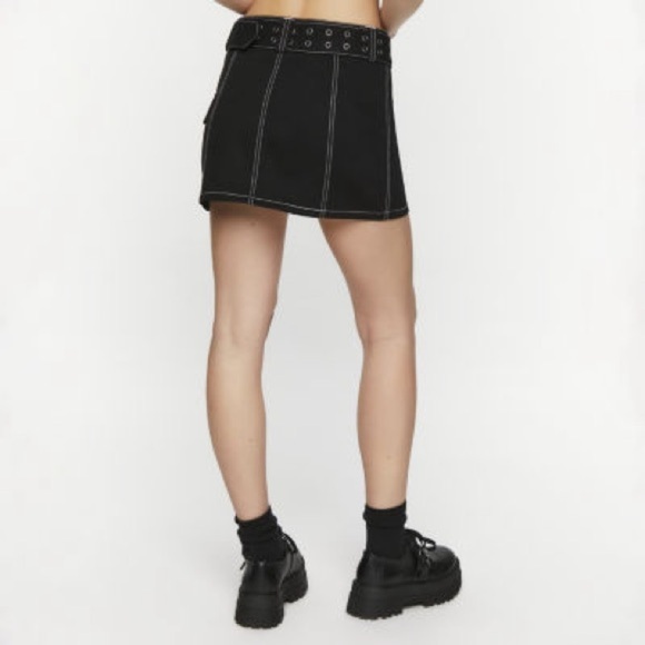 Charlotte‎ Russe Mini Skirt Women's Size Large Black Belted Twill Cargo NWT - Picture 9 of 13